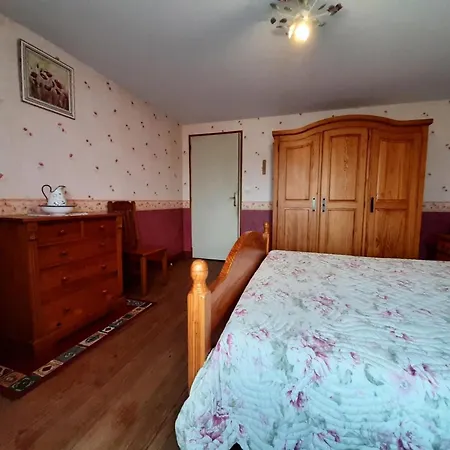 Familial Avec Jardin, Cheminée Et équipements Bébé – Bellevigne, Charente - Fr-1-653-149 *