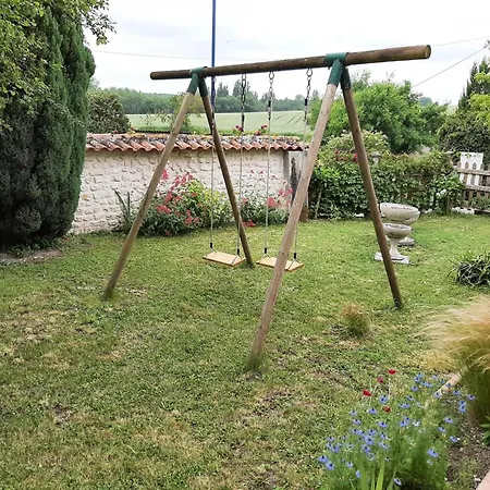 Familial Avec Jardin, Cheminée Et équipements Bébé – Bellevigne, Charente - Fr-1-653-149 Сasa de vacaciones *