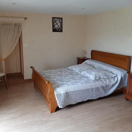 Сasa de vacaciones Familial Avec Jardin, Cheminée Et équipements Bébé – Bellevigne, Charente - Fr-1-653-149 *