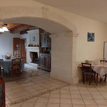 Familial Avec Jardin, Cheminee Et Equipements Bebe - Bellevigne, Charente - Fr-1-653-149 度假居 *