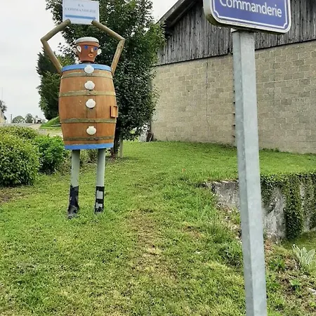 Familial Avec Jardin, Cheminee Et Equipements Bebe - Bellevigne, Charente - Fr-1-653-149