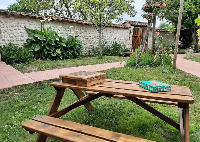 度假居 Familial Avec Jardin, Cheminee Et Equipements Bebe - Bellevigne, Charente - Fr-1-653-149 *