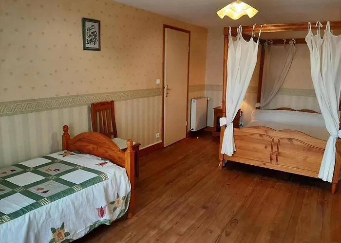 Familial Avec Jardin, Cheminee Et Equipements Bebe - Bellevigne, Charente - Fr-1-653-149 度假居 *