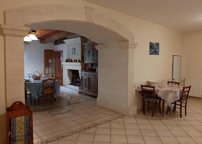 Familial Avec Jardin, Cheminee Et Equipements Bebe - Bellevigne, Charente - Fr-1-653-149 度假居 *